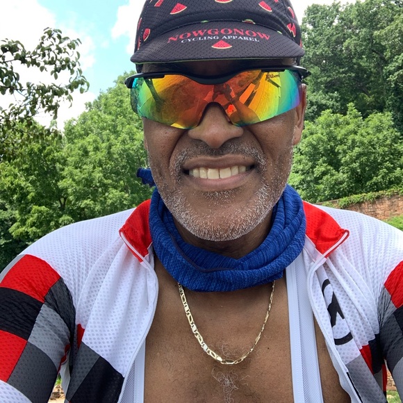 Meet your Posher, Cliff - Picture 4 of 11